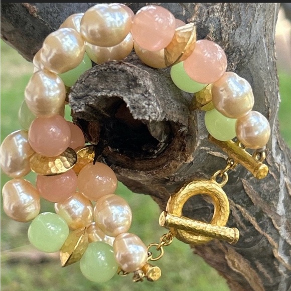 Vintage statement givenchy chunky bold faux pearl jade rosé quartz bracelet